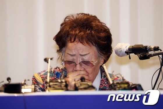 일본군 위안부 피해자 이용수 할머니가 지난 5월25일 대구 인터불고호텔에서 정의기억연대 문제와 관련해 두번째 기자회견을 하고 있다. 2020.5.25/뉴스1 © News1 공정식 기자