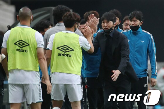 4경기 연속 무패를 기록 중인 성남FC의 김남일 감독. /뉴스1 © News1 이광호 기자