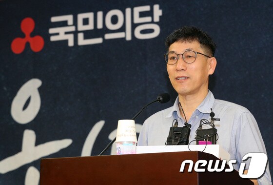 진중권 전 동양대 교수  2020.6.10/뉴스1 © News1 박세연 기자