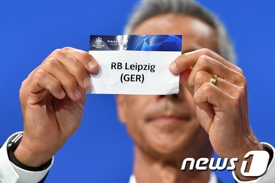 황희찬의 새로운 소속팀 라이프치히(독일)가 2019-20시즌 UEFA 챔피언스리그 8강에서 아틀레티코 마드리드(스페인)를 상대한다.© AFP=뉴스1