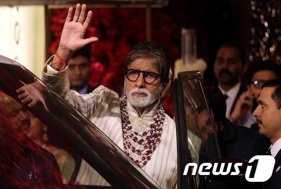 코로나19에 감염된 인도의 거물급 유명 영화배우인 아미타브 바찬(77). © 로이터=뉴스1