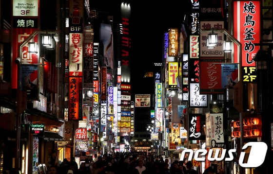 일본 도쿄의 대표적 유흥가인 신주쿠구 가부키정 <자료사진> © 로이터=뉴스1
