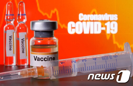 미국을 비롯한 주요 국가들이 신종 코로나바이러스 감염증(코로나19)백신 개발이 완성 단계에 가까워지면서 물량 확보에 적극적으로 나서고 있다. FILE PHOTO: © 로이터=뉴스1