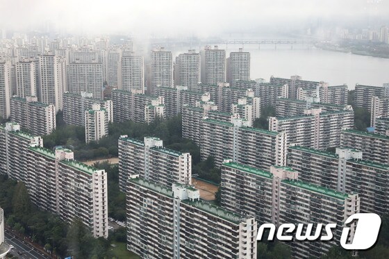 사진은 서울 도심 아파트 모습. 2020.7.29/뉴스1 © News1 임세영 기자