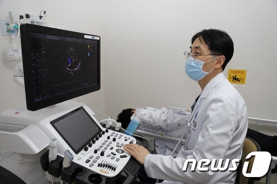 용인세브란스병원 심장초음파검사실 검사 모습.(병원측 제공)© News1