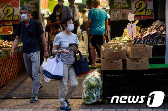 마스크를 착용한 일본 도쿄시민들 <자료사진> © AFP=뉴스1