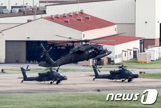 경기도 평택 캠프 험프리스에 헬기들이 계류돼 있다. 2020.8.11/뉴스1 © News1 조태형 기자