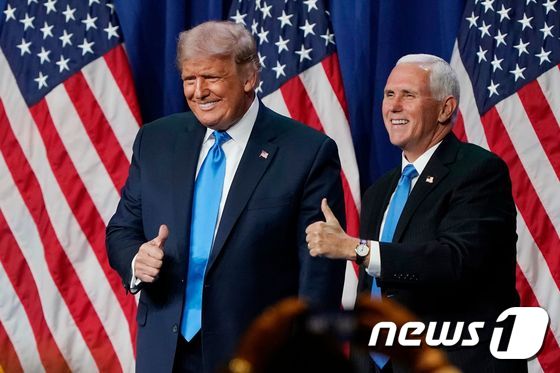 도널드 트럼프 미국 대통령과 마이크 펜스 부통령. © AFP=뉴스1