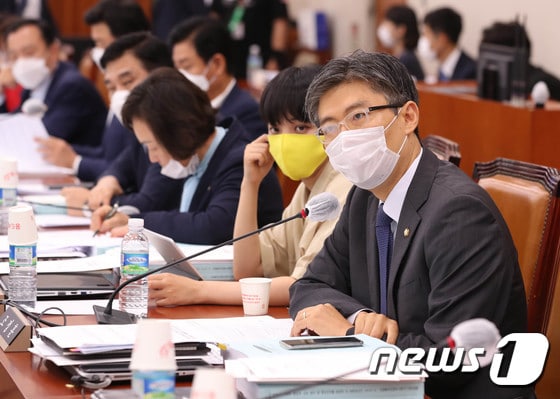 조정훈 시대전환 의원. 2020.8.25/뉴스1 © News1 신웅수 기자