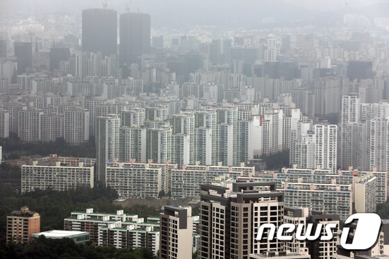 서울 강남구 아파트 단지의 모습. © News1 황기선 기자