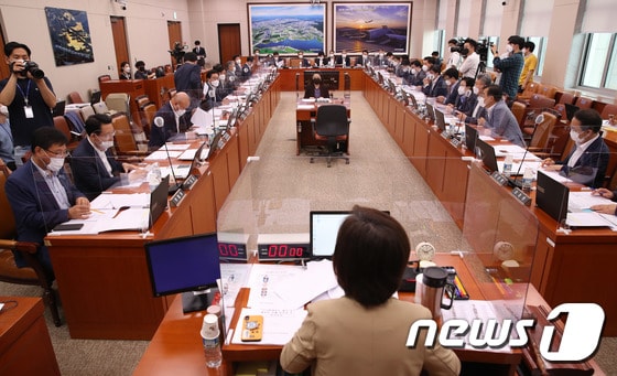 국토교통위원회 전체회의. © News1 신웅수 기자