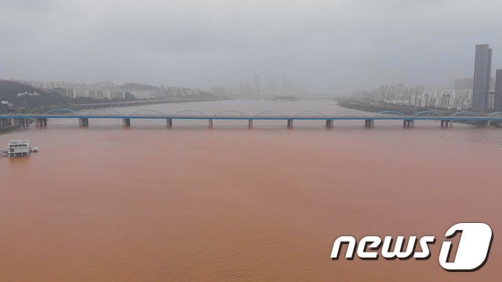 4일 오전 한강 동작대교 인근 상공에서 바라본 한강 전경. © 뉴스1