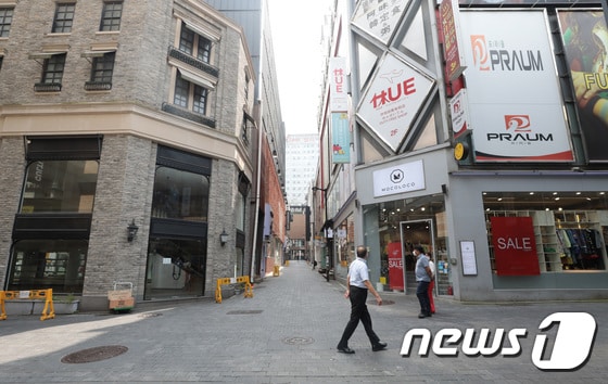 서울 중구 명동거리가 한산하다. . 2020.9.10/뉴스1 © News1 이성철 기자