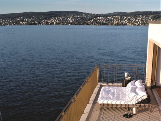 취리히 호수에 떠 있는 듯한 호텔 알렉스. 스위스관광청 제공