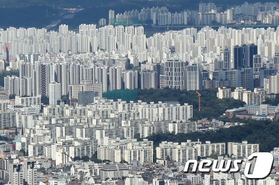 사진은 18일 서울 시내 아파트 단지 모습. 2020.9.18/뉴스1 © News1 민경석 기자