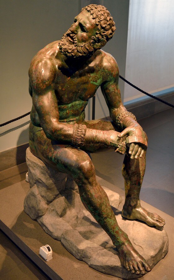 '쉬고 있는 권투선수', 기원전 350~330년 제작, 140cm, 로마 국립박물관.© 뉴스1