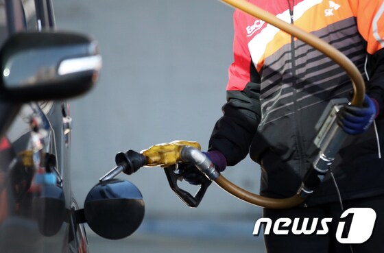  서울시내 한 주유소. 2021.1.24/뉴스1 © News1 오대일 기자