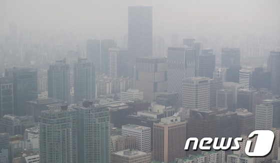 흐린 날씨 속 여의도 증권가. 2021.1.26/뉴스1 © News1 오대일 기자
