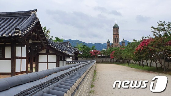 '2021~2022 한국관광 100선'에 5회 연속 선정된 전주 한옥마을.(전북도 제공)2021.1.28/© 뉴스1