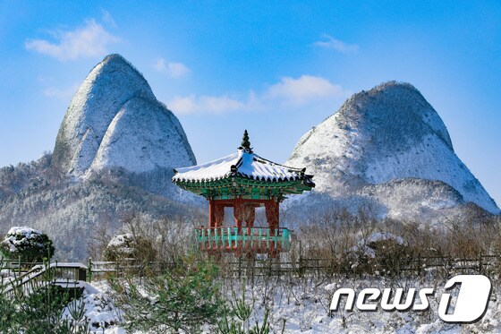 2021~2022 한국관광 100선'에 4회 연속 선정된 진안 마이산 전경.(전북도 제공)2021.1.28/© 뉴스1