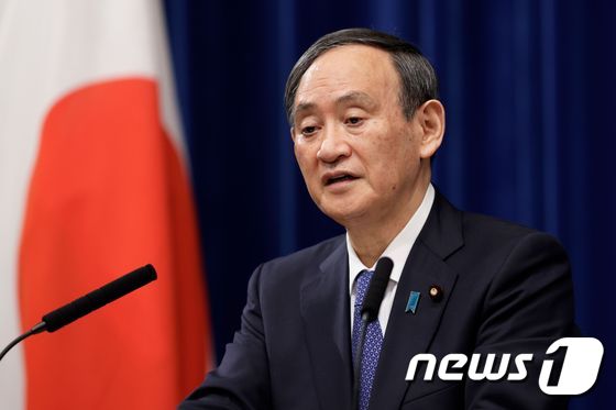 스가 요시히데 일본 총리. © AFP=뉴스1