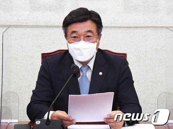 윤호중 더불어민주당 원내대표./뉴스1 © News1 구윤성 기자