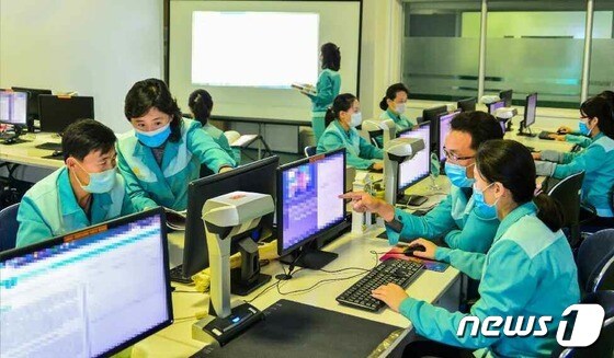 북한 과학기술전당 전자열람실…