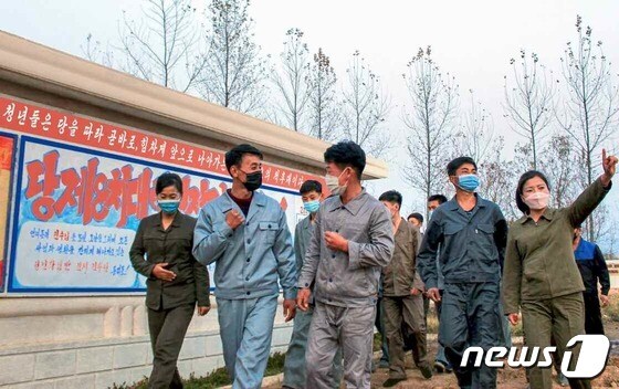 북한 "당의 뜻 받들라"…청년 '고무추동'