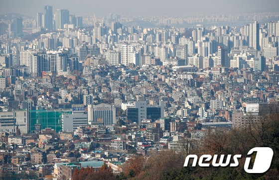 28일 서울 남산에서 본 빌라(연립주택) 밀집지역. 2021.11.28/뉴스1 © News1 안은나 기자