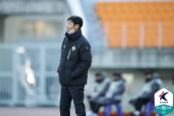 최용수 강원FC 감독 (한국프로축구연맹 제공) © 뉴스1