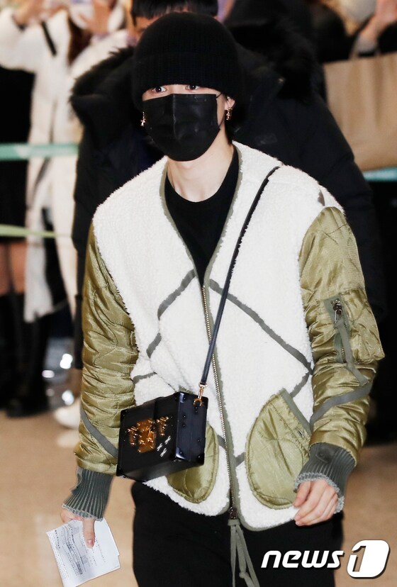 방탄소년단(BTS) 지민이 6일 새벽 LA콘서트를 성황리에 마치고 인천국제공항을 통해 입국하고 있다. © News1 권현진 기자