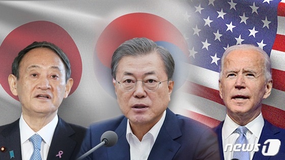 스가 요시히데 일본 총리와 문재인 대통령, 조 바이든 미국 대통령(왼쪽부터). © News1 이은현 디자이너