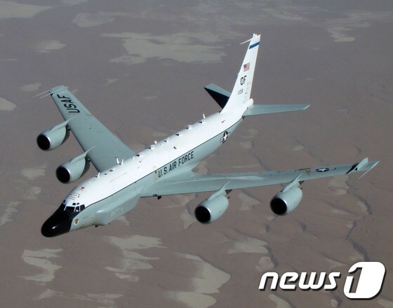 미 공군 정찰기 RC-135W '리벳조인트' (미 공군) © 뉴스1