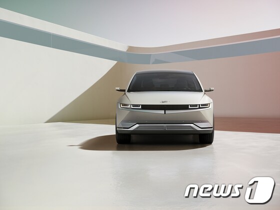 현대자동차 전용 전기차 브랜드 아이오닉의 첫 모델인 '아이오닉 5'(IONIQ 5)가 23일 공개됐다. (현대차 제공) 2021.2.23/뉴스1
