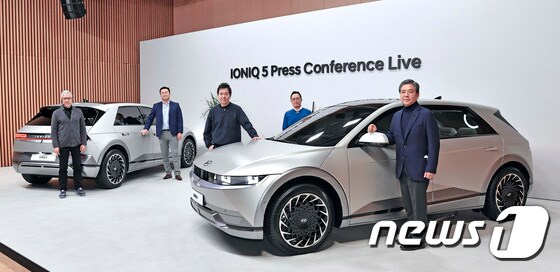 현대자동차 전용 전기차 브랜드 아이오닉의 첫 모델인 '아이오닉 5'(IONIQ 5)가 23일 공개됐다.  (현대차 제공) 2021.2.23/뉴스1