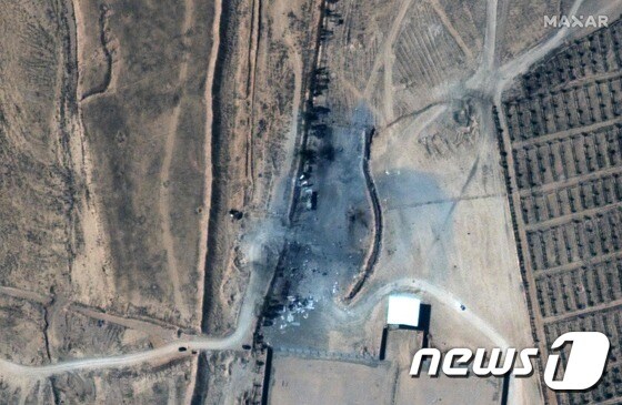 시리아 국경도시 알부 카말 인근 지역의 항공 이미지. 미군의 공습으로 시설들이 파괴돼 있다.  © AFP=뉴스1
