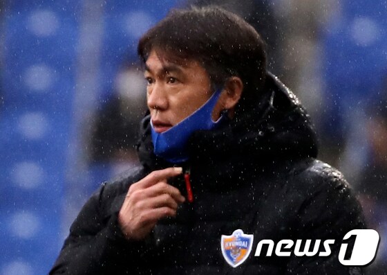 홍명보 울산 감독이  K리그 감독 데뷔전에서 5-0 대승을 거뒀다.© News1