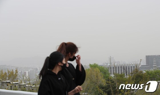 서울 하늘, 미세먼지 '나쁨' 