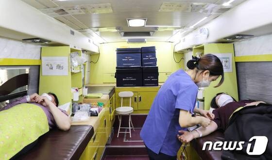 혈액 부족난 극복 위한 ABO 헌혈 릴레이 캠페인(강원대병원 제공)© 뉴스1