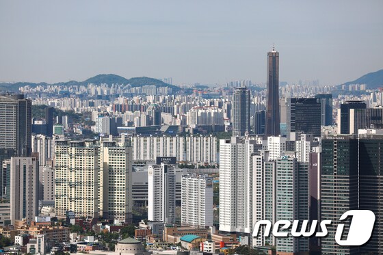 서울 도심 자료사진(기사내용과 관계 없음) 2021.5.12/뉴스1 © News1 성동훈 기자
