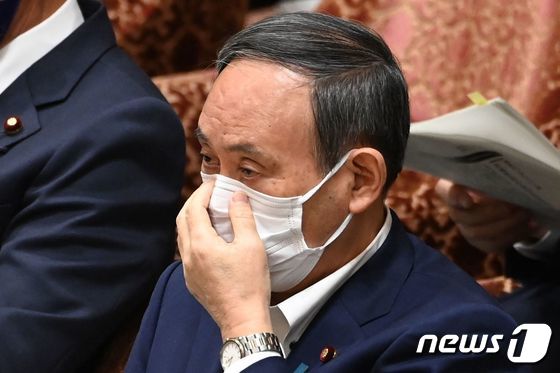 스가 요시히데 일본 총리. © AFP=뉴스1
