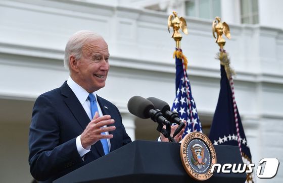 조 바이든 미국 대통령이 14일 백악관에서 코로나19 관련 연설을 하고 있다. © AFP=뉴스1