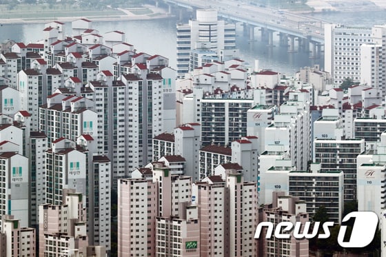 서울 용산구 N서울타워에서 바라본 아파트 단지의 모습. 2021.5.23/뉴스1 © News1 이재명 기자