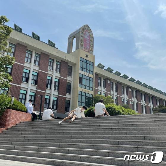 자율형사립고(자사고)에서 일반고로 전환하기로 결정한 서울 종로구 동성고등학교. (동성고등학교 제공)© 뉴스1