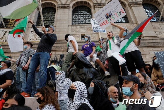 지난 18일 미 보스턴에서 친팔레스타인 집회가 열렸다. © 로이터=뉴스1 © News1 윤다혜 기자
