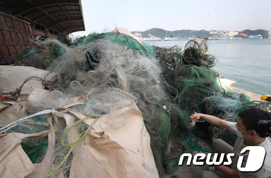 제주 이어도 인근 소 코트라 해역에서 수거한 침적 쓰레기 © News1 