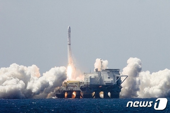 러시아 S7 계열사 '시론치'의 해상 기반 로켓 발사 플랫폼 '오션 오딧세이' (시론치) © 뉴스1