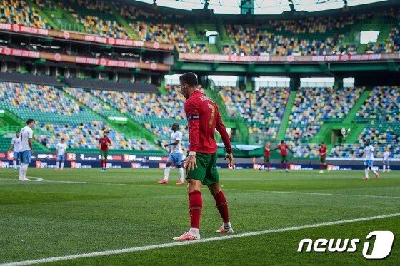 포르투갈 대표팀 호날두. © AFP=뉴스1<br /><br />