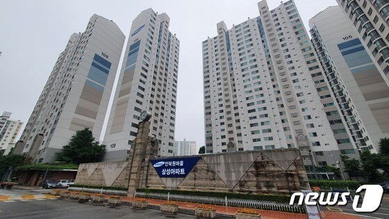 인덕원마을 삼성아파트 정문. ©뉴스1 전형민 기자