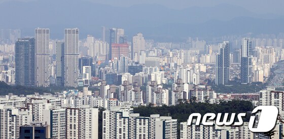 서울 중구 남산에서 바라본 성동구 일대 아파트단지의 모습. 2021.6.2/뉴스1 © News1 이재명 기자
